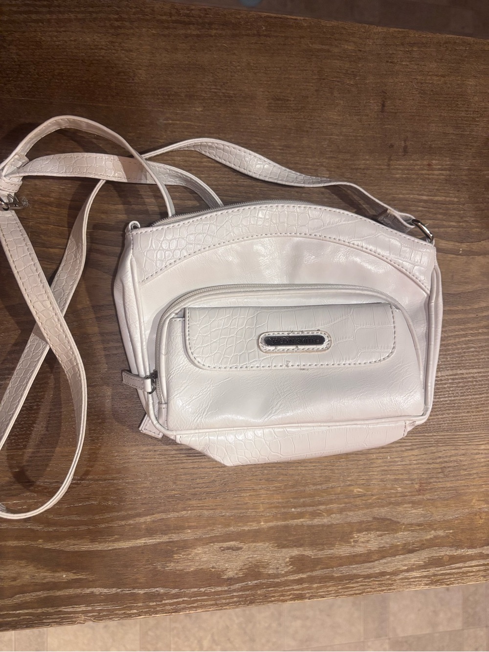 Jaclyn Smith White Croc-Texture Crossbody Bag - Unbranded